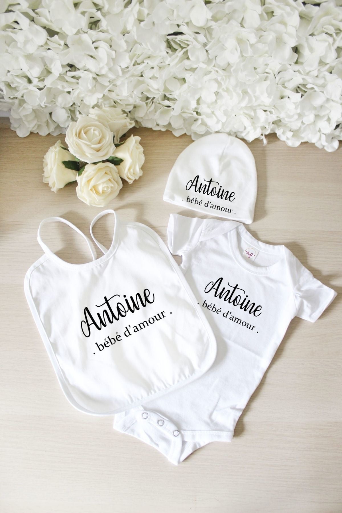 BABY ONSIE+HAT+BIB/BABERO